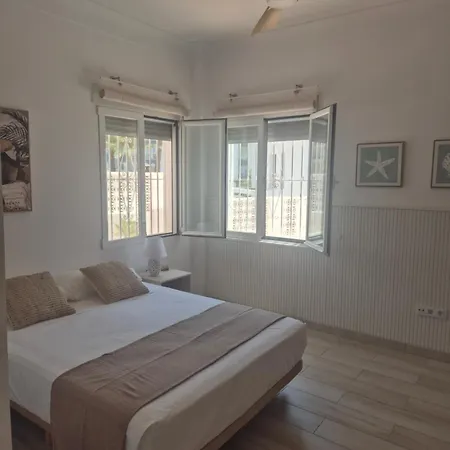 Mediterranean Retreat Spacious 2 Bedroom With Patio And Sea Views * Кальпе