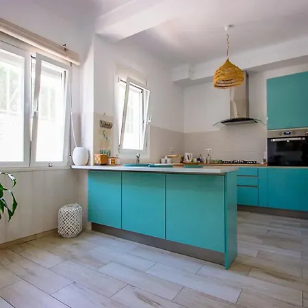 Mediterranean Retreat Spacious 2 Bedroom With Patio And Sea Views Кальпе