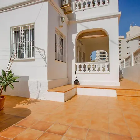 Дом отдыха Mediterranean Retreat Spacious 2 Bedroom With Patio And Sea Views *