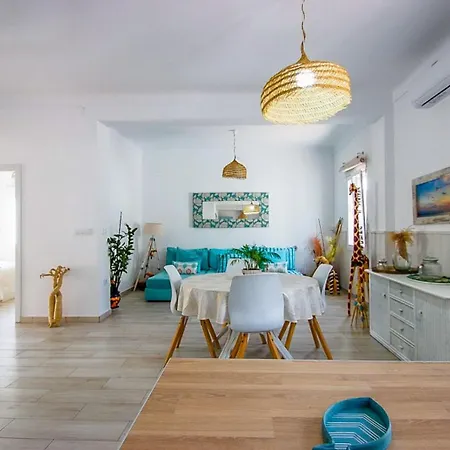 Mediterranean Retreat Spacious 2 Bedroom With Patio And Sea Views Кальпе